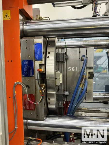 110 TON 3.2 / 2.4 OZ KRAUSS MAFFEI MODEL KM110-220-160 CZ 2-COLOR INJECTION MOLDING MACHINE MFG 2004