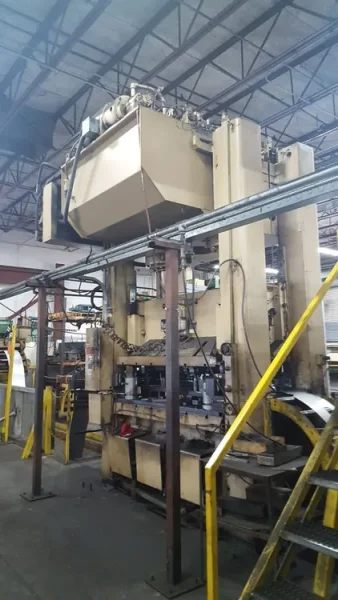 PACIFIC 300 TON HYD PRESS, s/n 8466, STOCK#  13900J