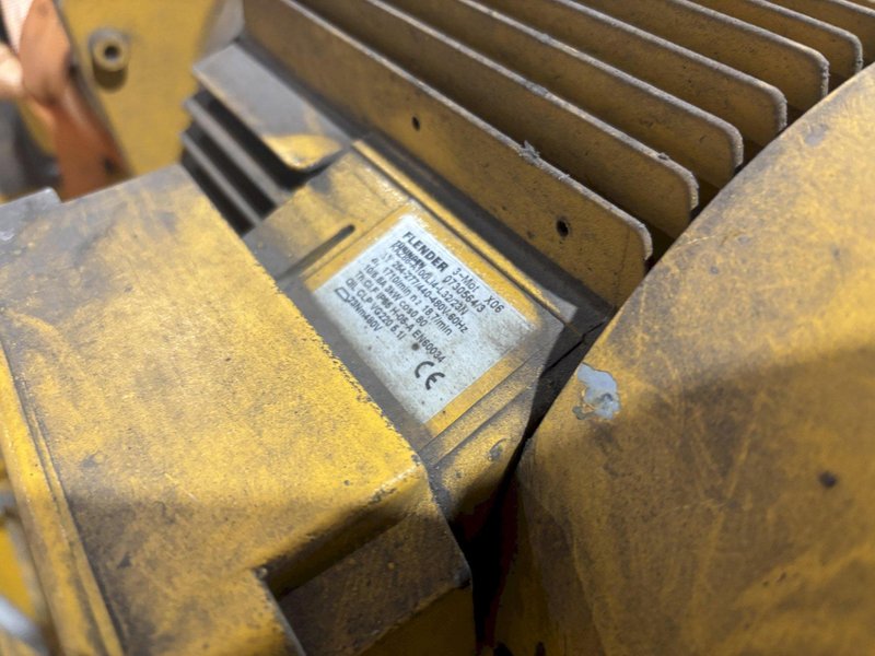 (4) 20 TON (160,000 LBS TOTAL) RAILWAY / NEUERO HEAVY DUTY MOBILE VERTICAL LIFT JACKS: YOBRO #24229