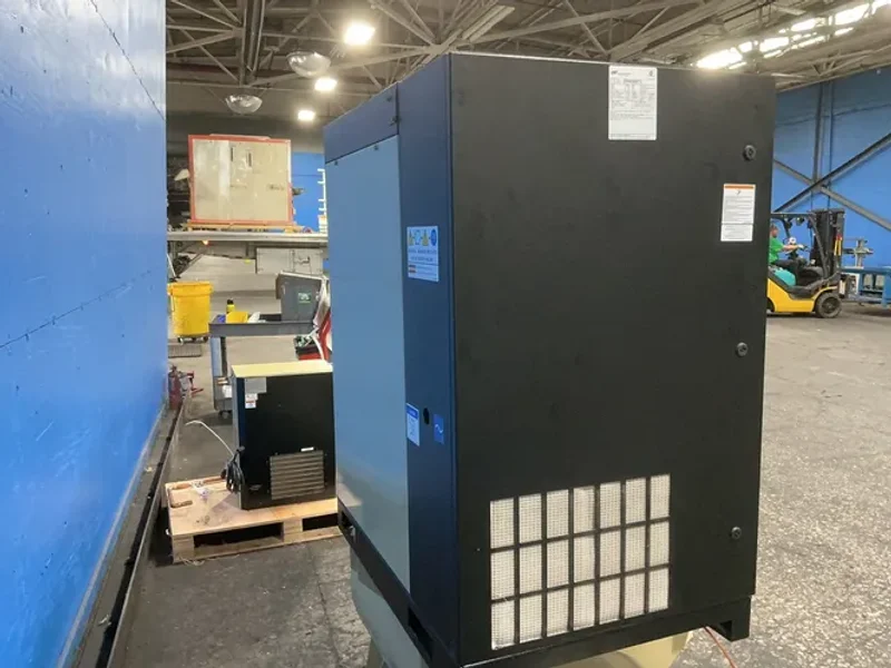 Ingersoll Rand  10 Hp Air Compressor  - R7.5i-a125
