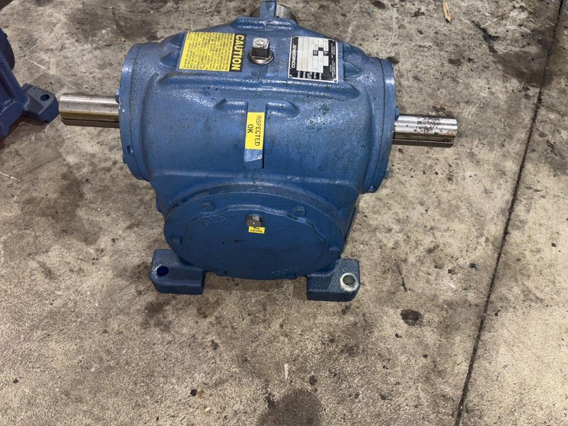 30:1 RATIO CONEDRIVE MODEL #H040-4 REDUCER GEARBOX: YOBRO #23890