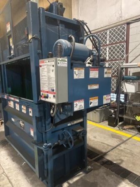 60" X 30" MARATHON MODEL #V-6030 HYDRAULIC VERTICAL BALER: YOBRO #25198