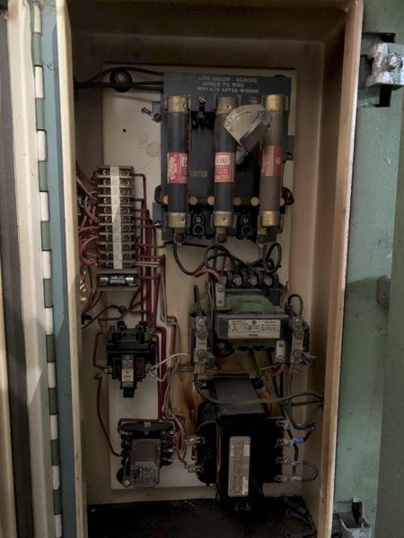 STRIPPIT SONIC 18/30 PUNCH MACHINE AND CORNER NOTCHER W/ TOOLING. STOCK # 1271823.