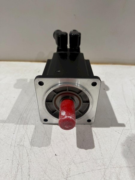 REXROTH MSK060B-0600-NN-M2-UG0-RNNN SERVO MOTOR NEW NO BOX