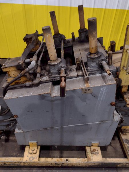 10,000 LB X 24&quot; WIDE X .187&quot; AIR FEEDS COIL CRADLE STRAIGHTENER / UNCOILER: STOCK 17042