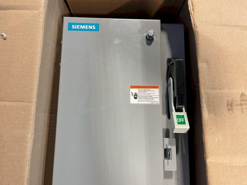 SIEMENS 5 HP FUSIBLE COMBINATION FVNR HEAVY DUTY MOTOR STARTER  -  17DUC92BA11