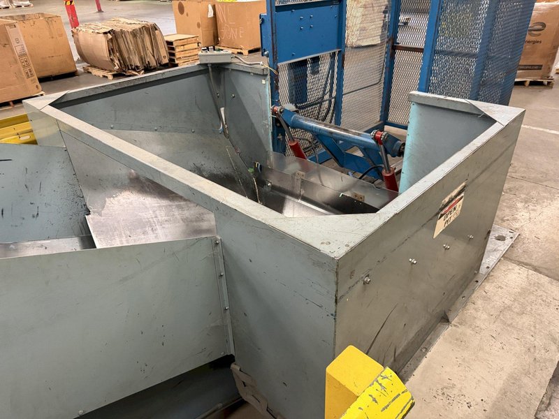 CONVEYORS INCORPORATED 36" x 30' INCLINE BELT CONVEYOR WITH CONTROLS: YOBRO #26280