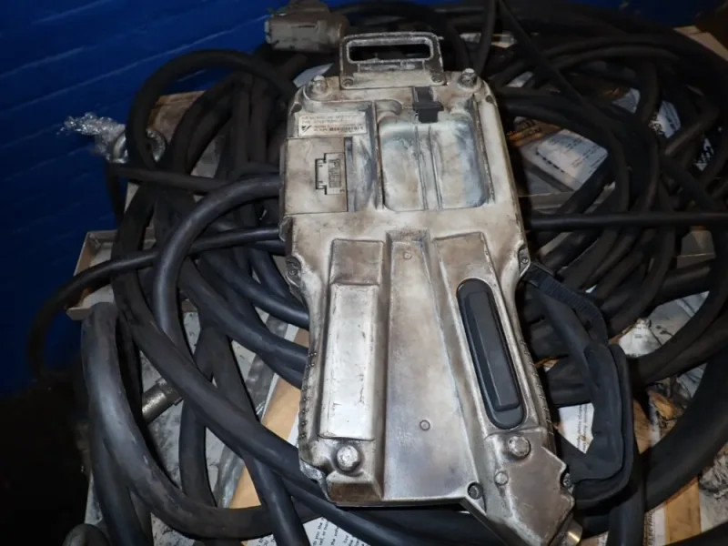 YASKAWA MOTOMAN ROBOT   -  MH6