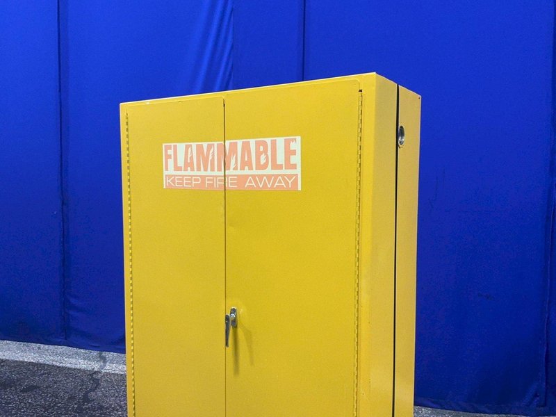 4 SHELVES SAFETY STORAGE CABINET