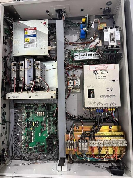 Haas VF-6D/40 CNC Vertical Machining Center – 15,000 RPM, 4th Axis Ready Mill