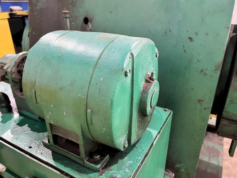 15,000 LB X 36” SECO POWERED UNCOILER COIL REEL, ON TRAVERSING BASE: STOCK #22957