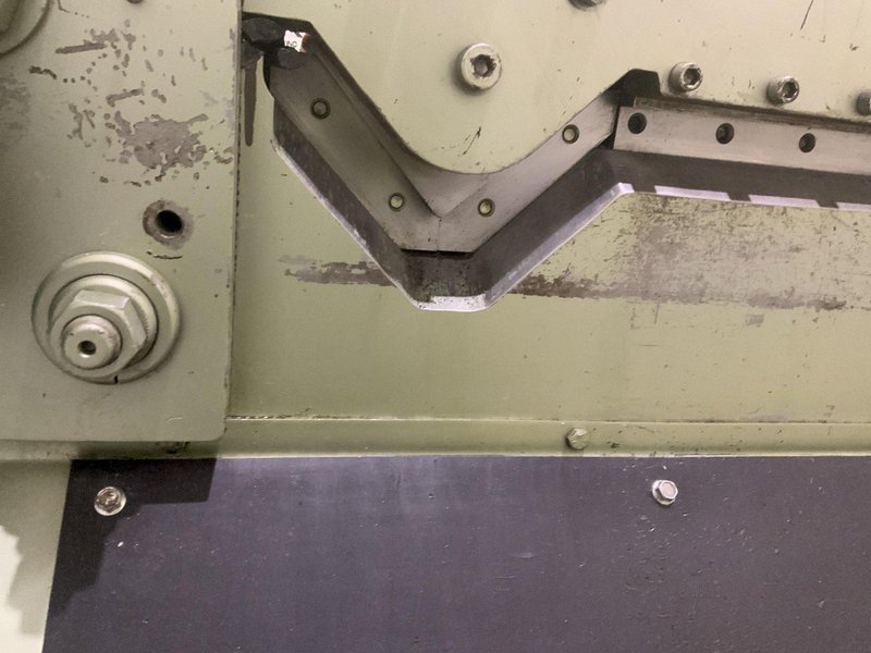 50 TON HYDRAULIC PIRANHA P50 IRON WORKER: STOCK #80840