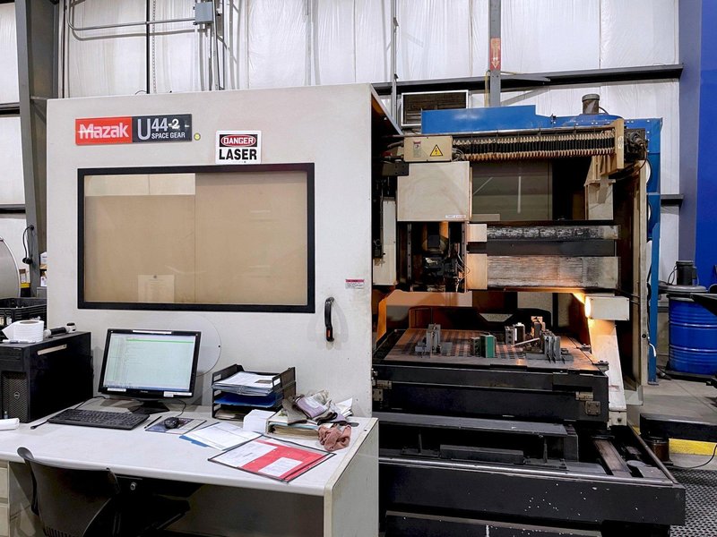 Mazak Space Gear U44 2.5KW 6 Axis w/Rotery CO2 Laser