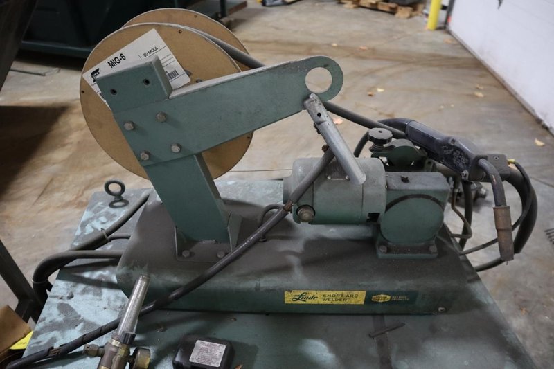 Linde V-200C MIG Welder 200 Amp, Wire Feed Unit, Tweco Torch, Cart- Auction Item