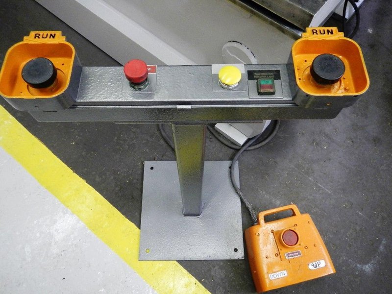 PACIFIC MODEL J175-12 HYDRAULIC PRESS BRAKE MODEL J175-12