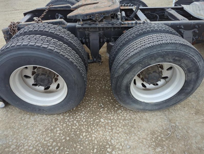 2013 Freightliner Cascadia 1FUJGLDR2DSBR0061