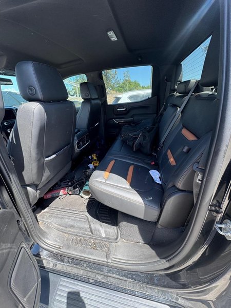 GMC Sierra 1500 AT4 4×4 Crew Cab Pickup, 2021 – 6.2L V8