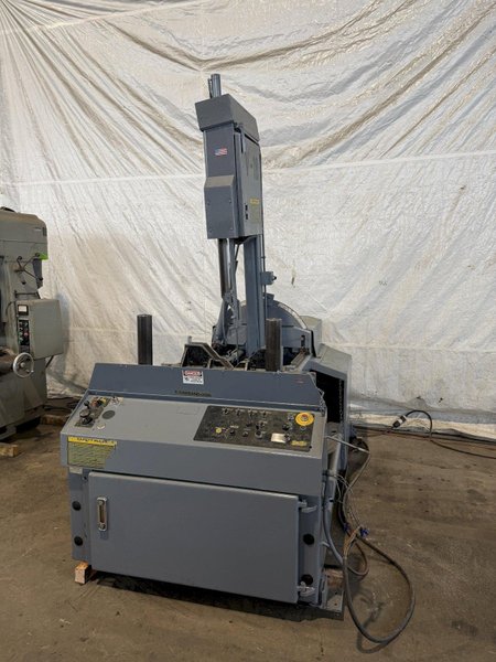 18" X 20" HYDMECH V-18 VERTICAL BANDSAW. STOCK # 0664225