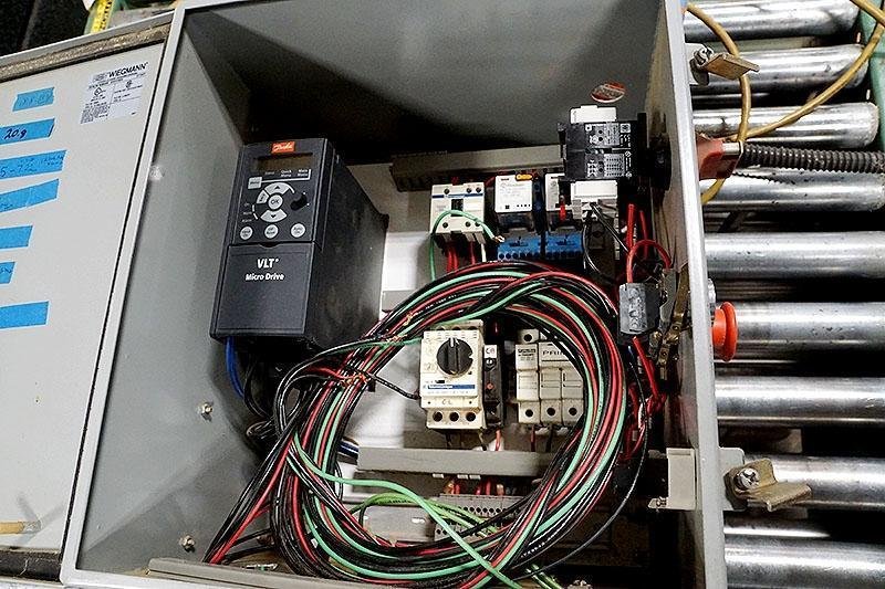 42" WIDE x 100 FEET ROACH POWER DRIVEN ROLLER / BELT CONVEYOR: YOBRO #24711