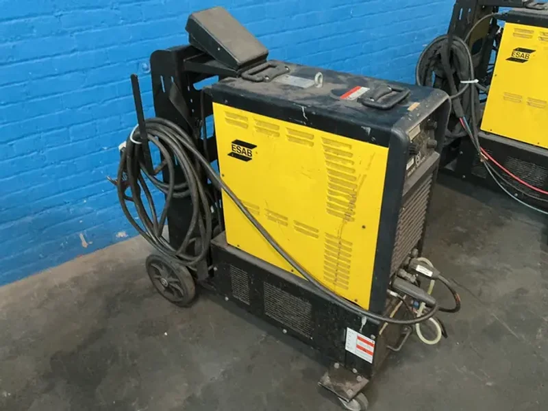 Esab 350 Amp Welder - Heliarc353i Ac-dx