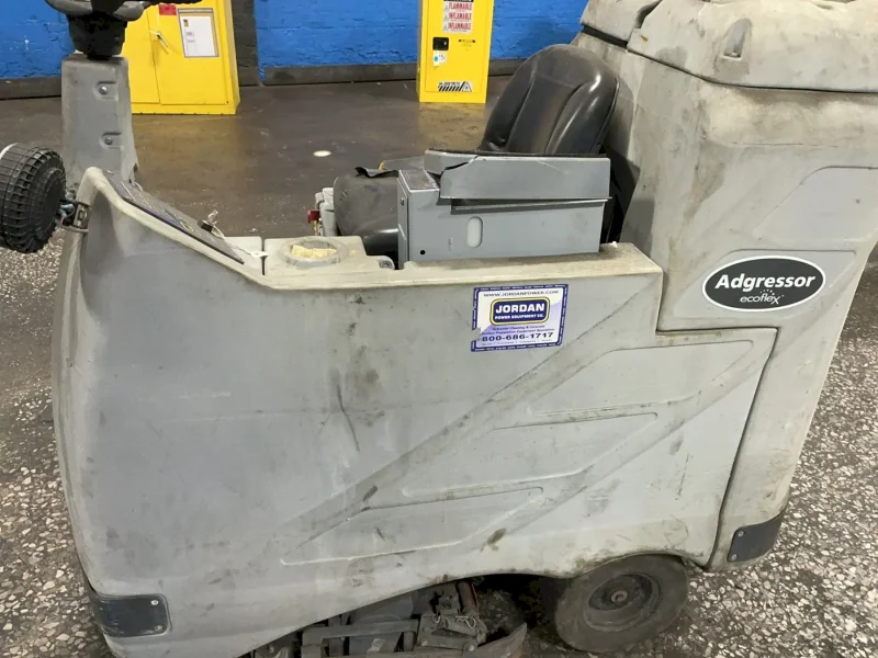 ADVANCE 24" FLOOR SCRUBBER  -  X3220C