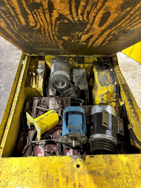 36 VOLT CUSHMAN MODEL 898361 STOCK CHASER/TUGGER CART: YOBRO #24648