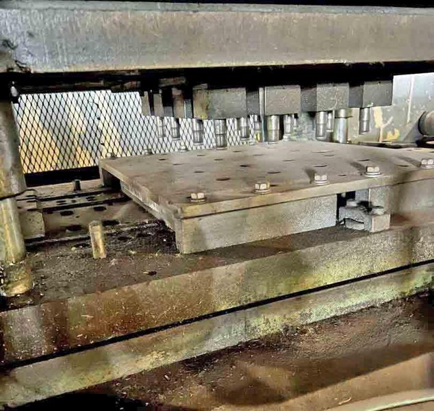 100 Ton Heim Straight Side Notch and Pre-Punch Press