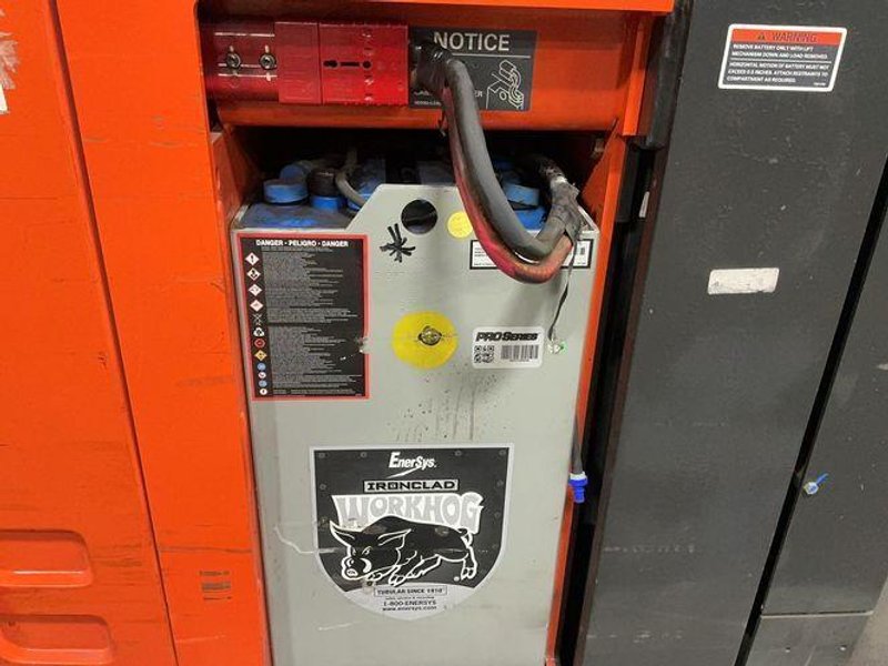 TOYOTA 3000 LBS ELECTRIC ORDER PICKER  -  6BPU15