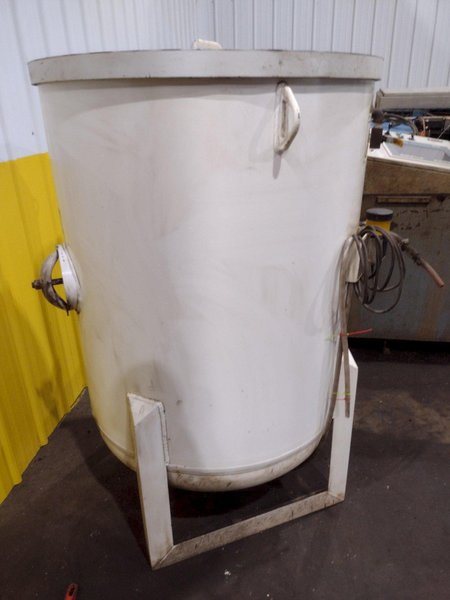 20 CU FT AXXOIM MODEL 20CF BLASTING POT, NEW 2013: YOBRO #26252