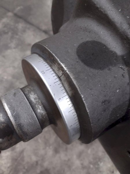 CINCINNATI NO. 4 VERTICAL MILLING MACHINE: YOBRO #24460