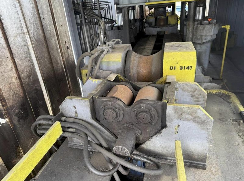 2000 TON HEAVY DUTY 4-POST HYDRAULIC PRESS. STOCK # 0543726