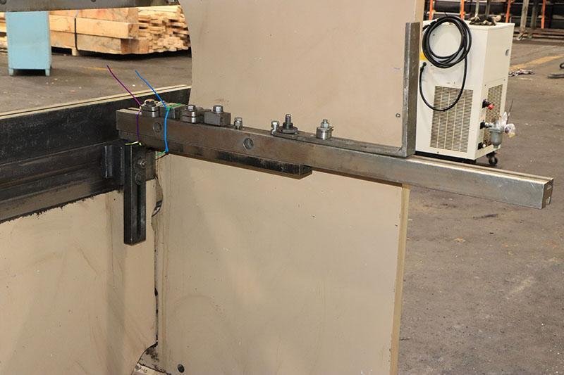 135 TON x 10 FT CINCINNATI HYDRUALIC PRESS BRAKE, MODEL: 135CBIIx8