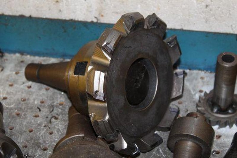 2.5&quot; DEVLIEG 2B-36 SPIRAMATIC HORIZONTAL BORING MILL W/ TOOLING. STOCK # 0881425