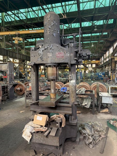 100 TON WATSON &amp; STILLMAN HYDRAULIC H FRAME STYLE STRAIGHTENING PRESS. STOCK # 0875226