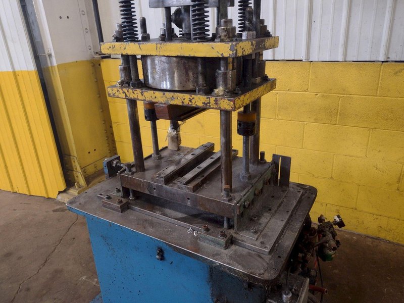 12 TON PNEU POWR PNEUMATIC AIR CUT OFF PRESS: STOCK #15083