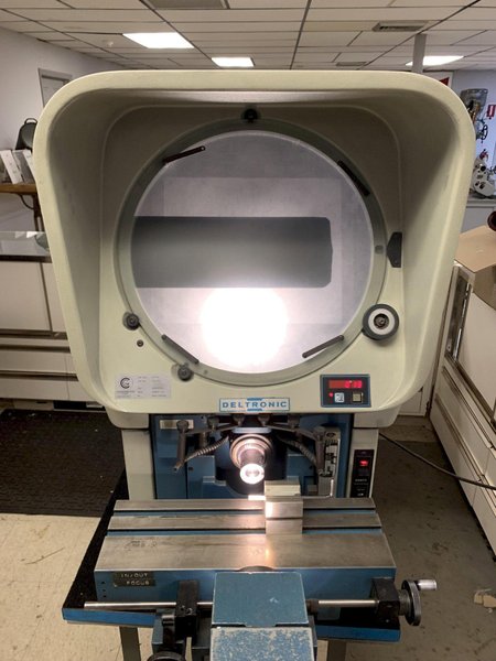 14&quot; DELTRONIC Model DH14 Bench Top Optical Comparator