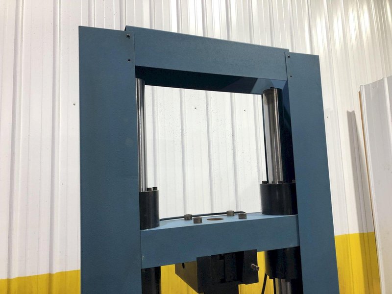 60,000 LBS RIEHLE MODEL #60-HD SERIES UNIVERSAL HYDRAULIC TESTER: STOCK #16726