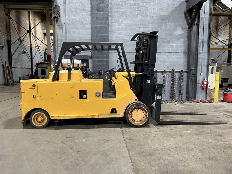 Royal T400C Gas/LGP 40,000 Lbs Forklift Fork Truck Hard Tire with Hoist Taylor Cat Tow Motor