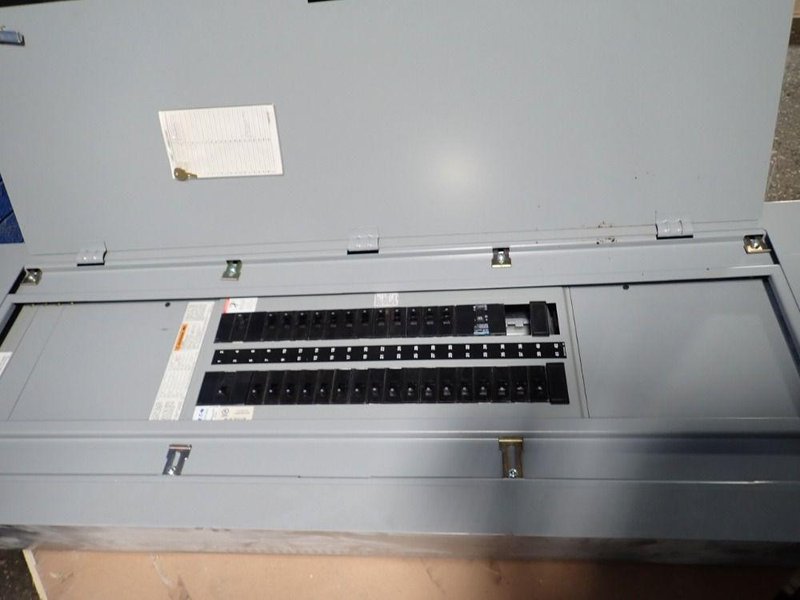 SQUARE D 400 AMP / 277/480 VAC PANELBOARD   -  PRL2A