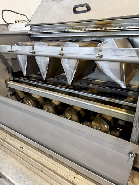 9" X 192" RANSOHOFF LEANVEYOR FOUR STAGE (WASH/RINSE/RINSE/BLOW OFF) WASHER. STOCK # 1113425.