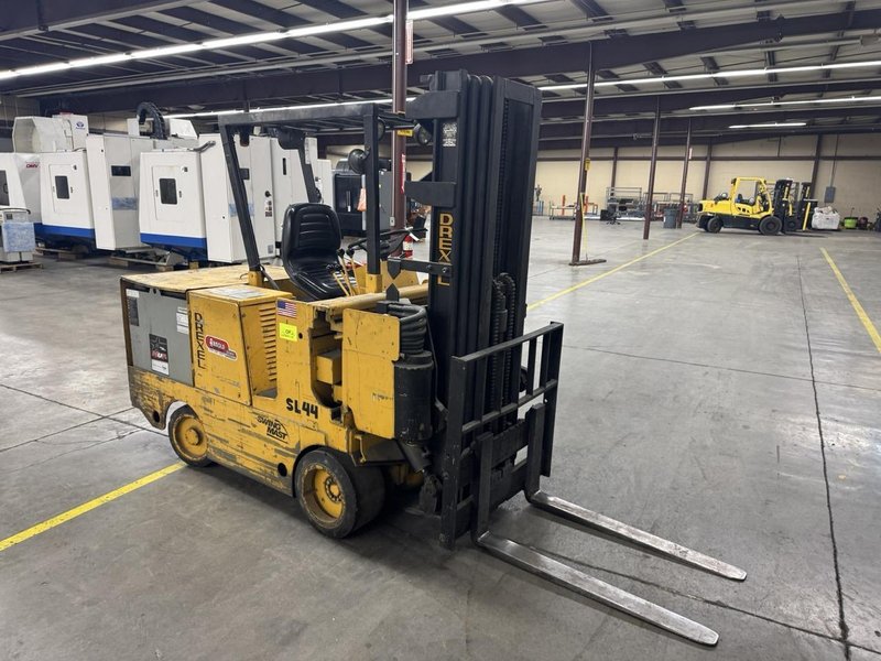 Drexel SL44/4 4,400 Lb Capacity Electric Forklift, Swing Reach Mast, Narrow Aisle