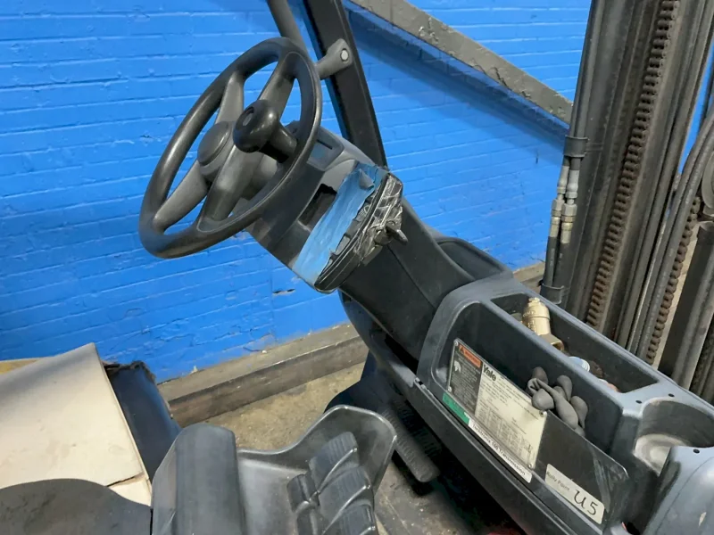 YALE 4550 LBS PROPANE FORKLIFT  -  GLC050VXNGSE094