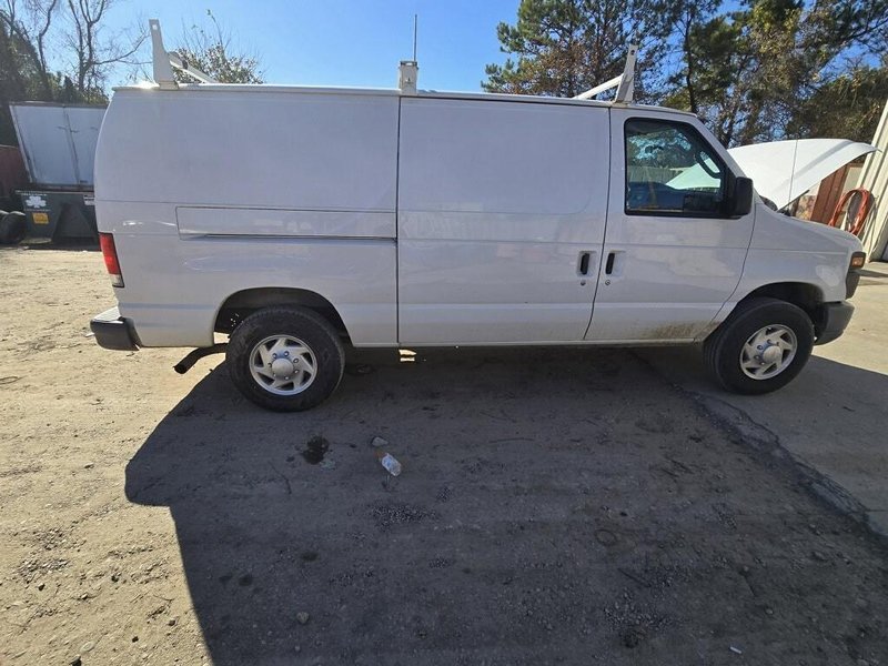 Ford Econoline E-350 Cargo Van, 2013 – 5.4L V8 Commercial Work Van