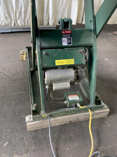 2000 LB 72" X 36" SOUTHWORTH HYDRAULIC SCISSOR LIFT TABLE: STOCK #81185