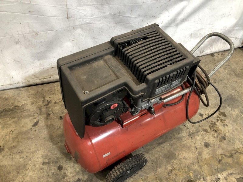 2 HP CRAFTSMAN PORTABLE AIR COMPRESSOR: STOCK #10969