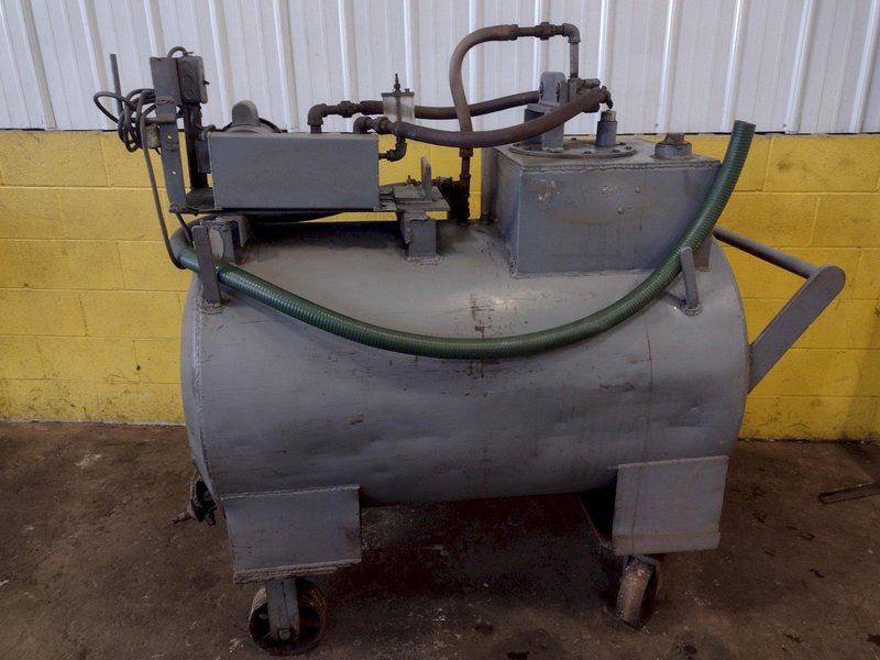 VACUUM PUMP WITH ACCUMULATOR TANK ON WHEELS: STOCK 17376