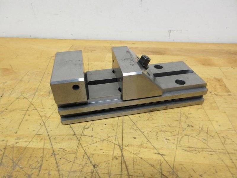 Starrett No. 581 3" Tool Makers Vise 4.5" Max Opening 2.5" Height- Auction Item