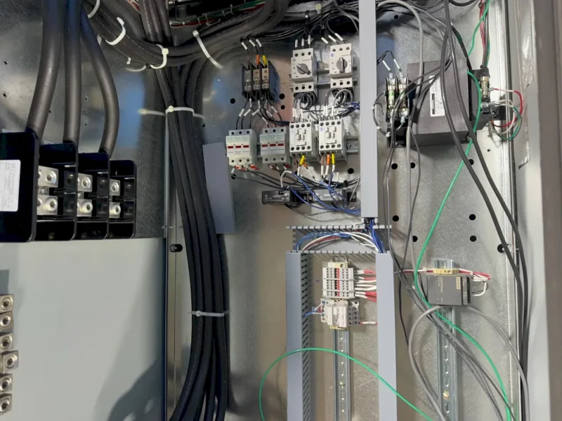 SIEMENS 200 HP VARIABLE SPEED DRIVE  -  SINAMICS G120E