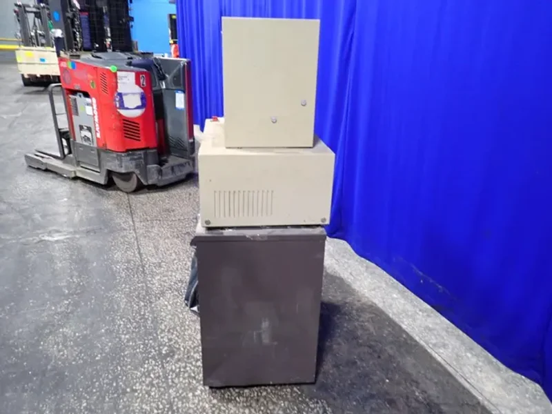 SCHLEICHER &amp; CO 18" X 19" X 26" SHREDDER  -  INTIMUS 444