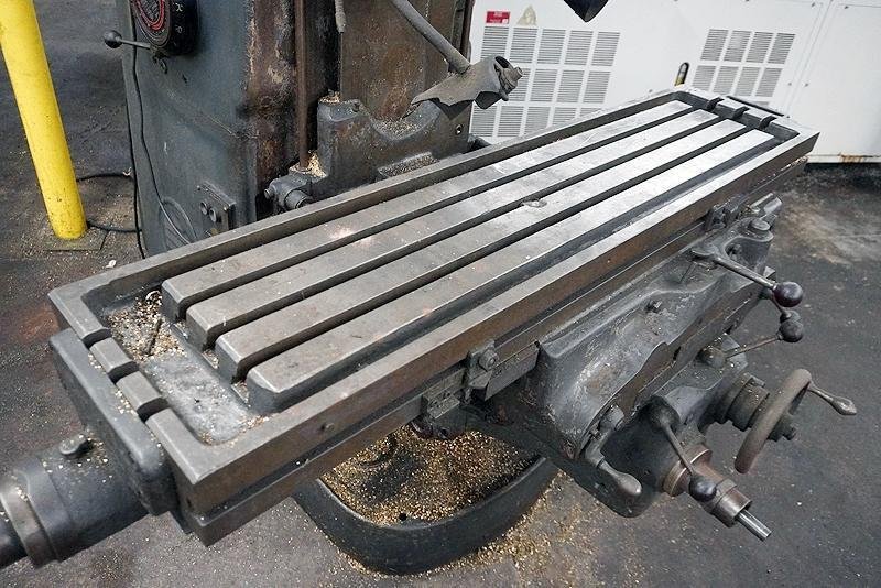 CINCINNATI MODEL #2V VERTICAL MILLING MACHINE: YOBRO #25931